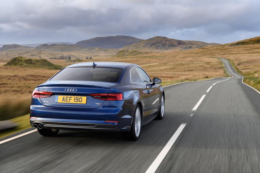  Audi A5 Coupe 2.0 TDI S-Line 2016 года  (UK) (фото 11 из 40)